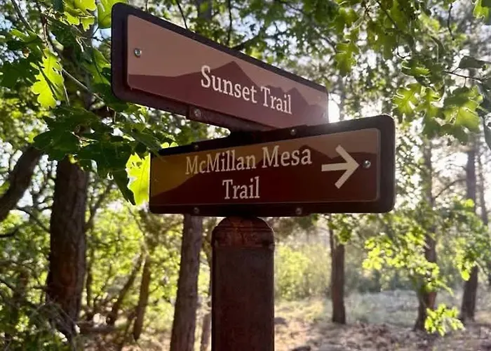 On Trails 2 Mi To Town & Nau 12 Mi To Snowbowl Holiday home Flagstaff